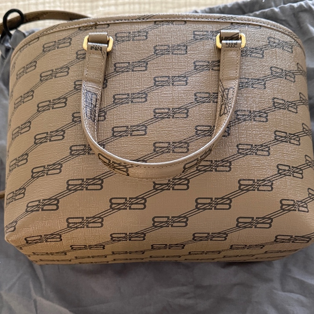 Balenciaga Tan Logo Tote Bag - Picture 5 of 9